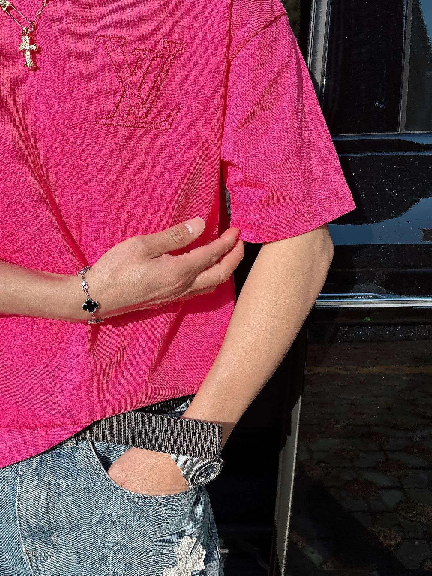 Louis Vuitton/Louis Vuitton 26ss short sleeves with dark logo embroidery on the front and back